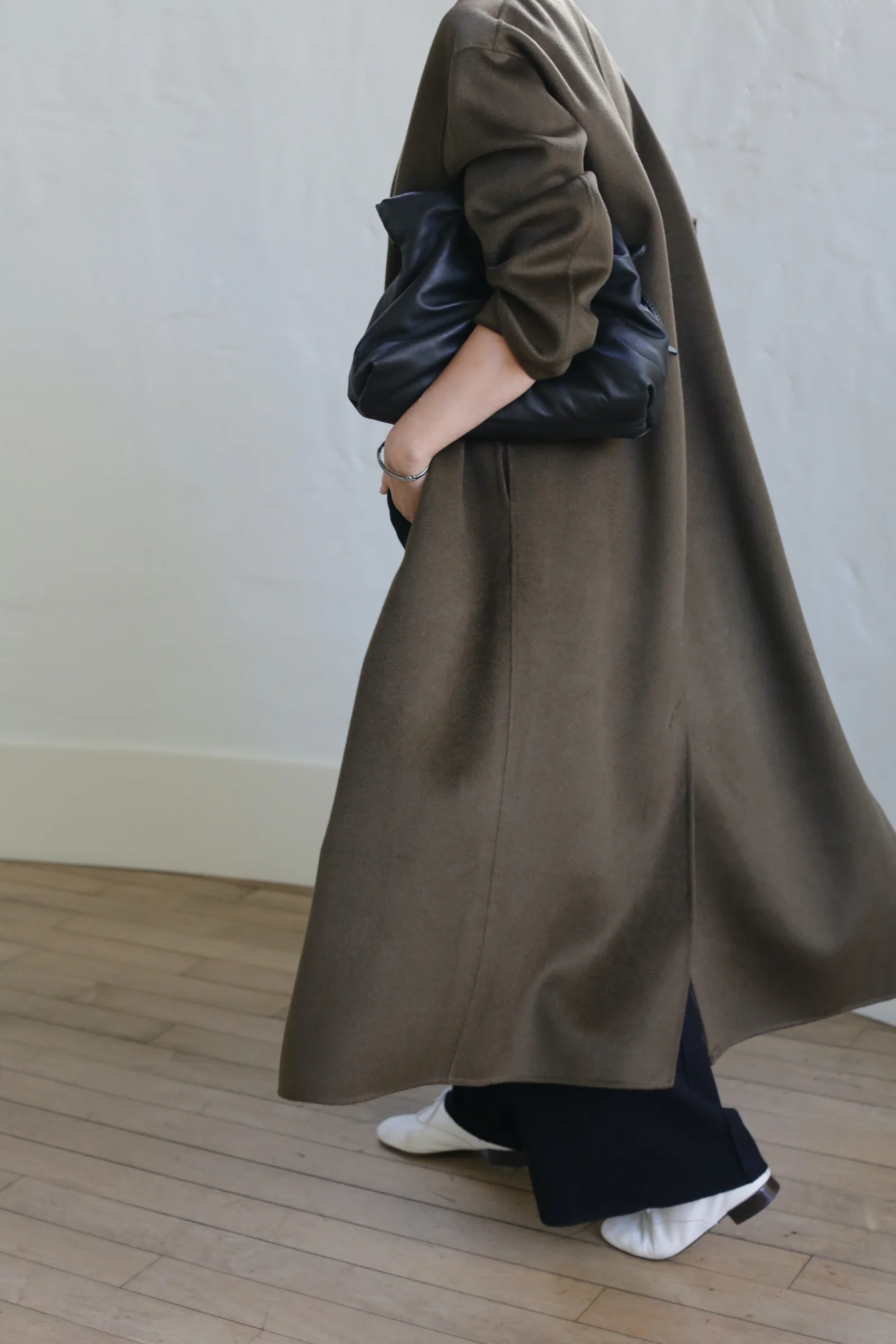 Bamford Long Double-face Cashmere | Olive - Image 5
