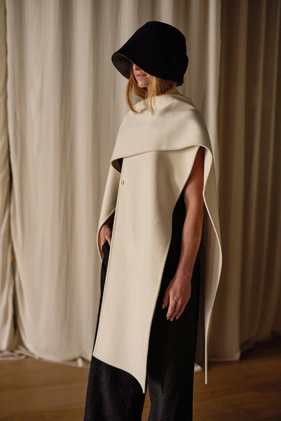 Doubleface Cashmere X-Cape - Image 5