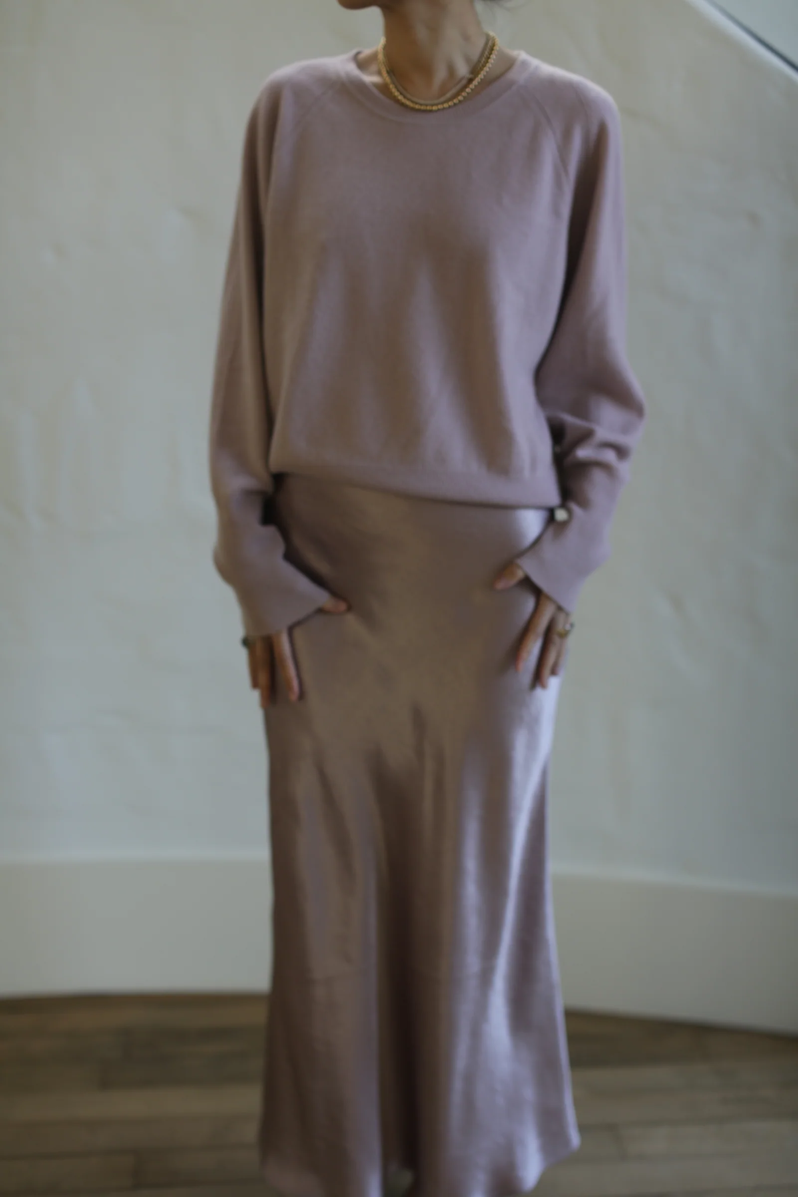 Raglan Crewneck Cashmere Sweater | Peony - Image 3